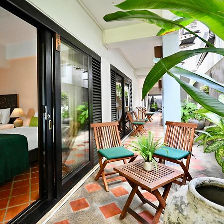 Papacrab Boutique Guesthouse Kamala Beach Exteriör bild